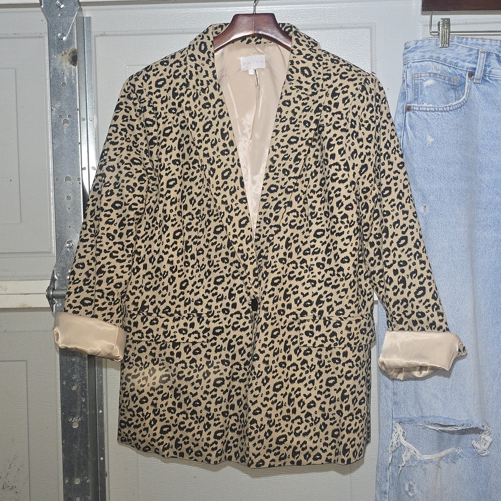 Entro Leopard Print Blazer - Picture 2 of 9